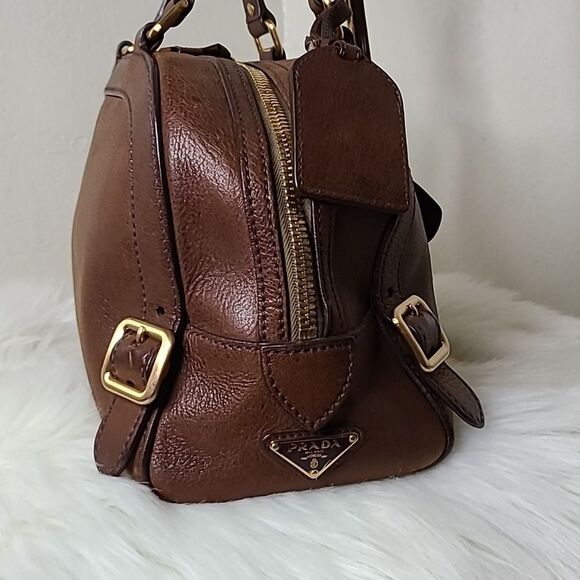 💯 Authentic Prada Handbag 🍀 - Picture 4 of 14